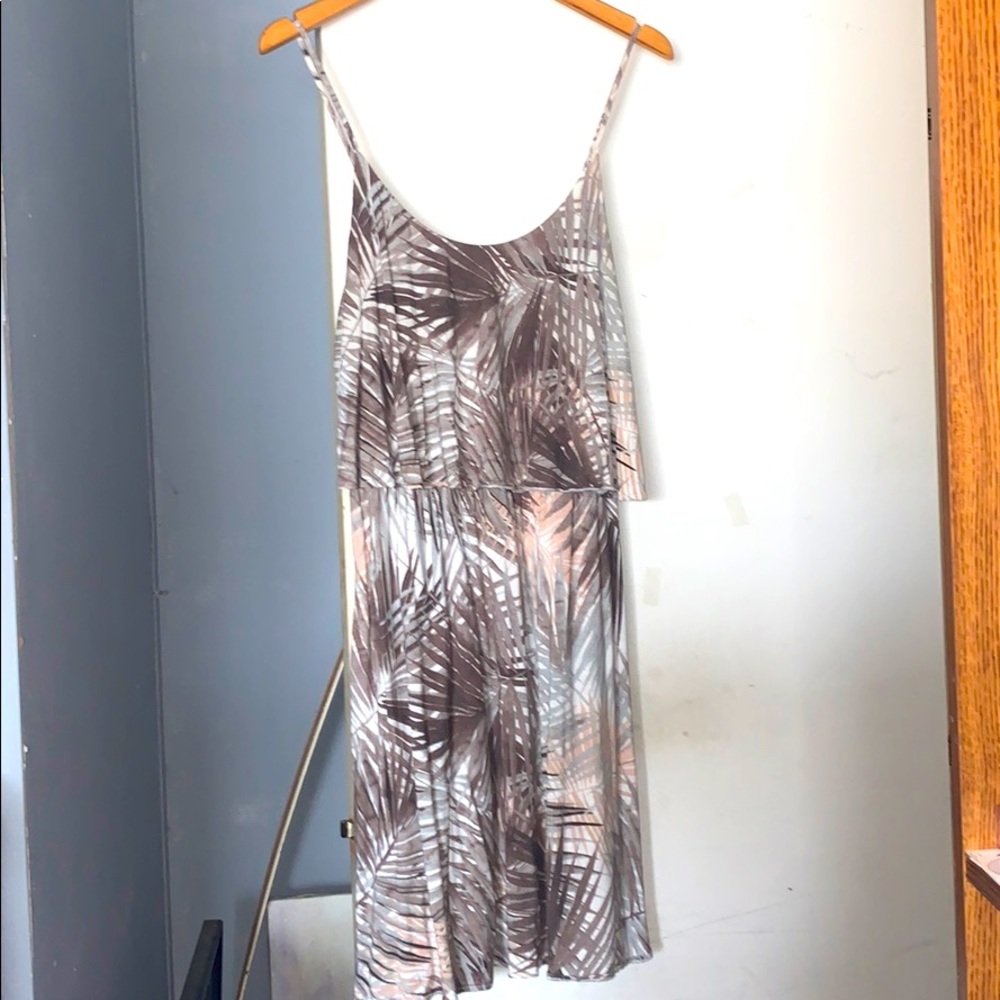Cute mid length summer dress 👗